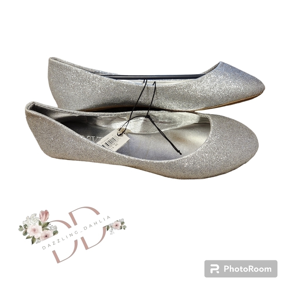 David's Bridal silver glitter flats size 6 nwt